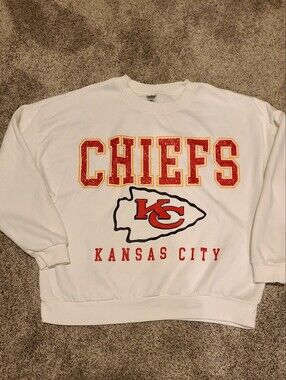 Men's M, Kansas City Chiefs Game Day Couture White Crewneck Sweatshirt